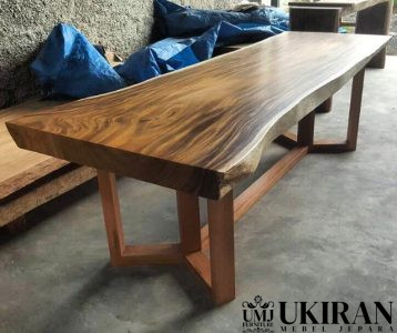 Meja makan kayu utuh trembesi antik natural minimalis solid